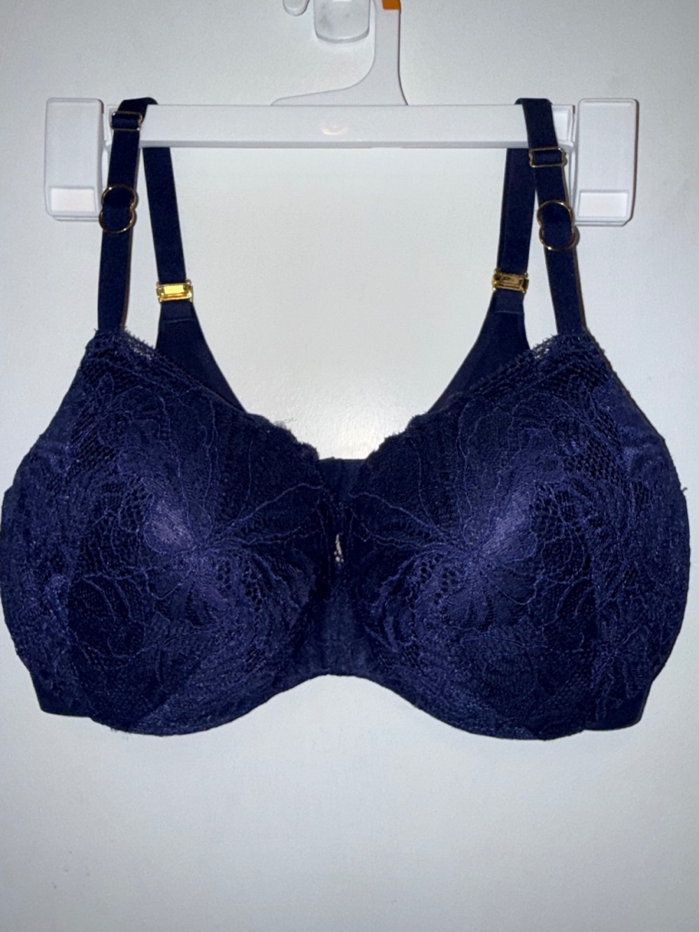 Victoria’s Secret lace underwire bra 34DDD